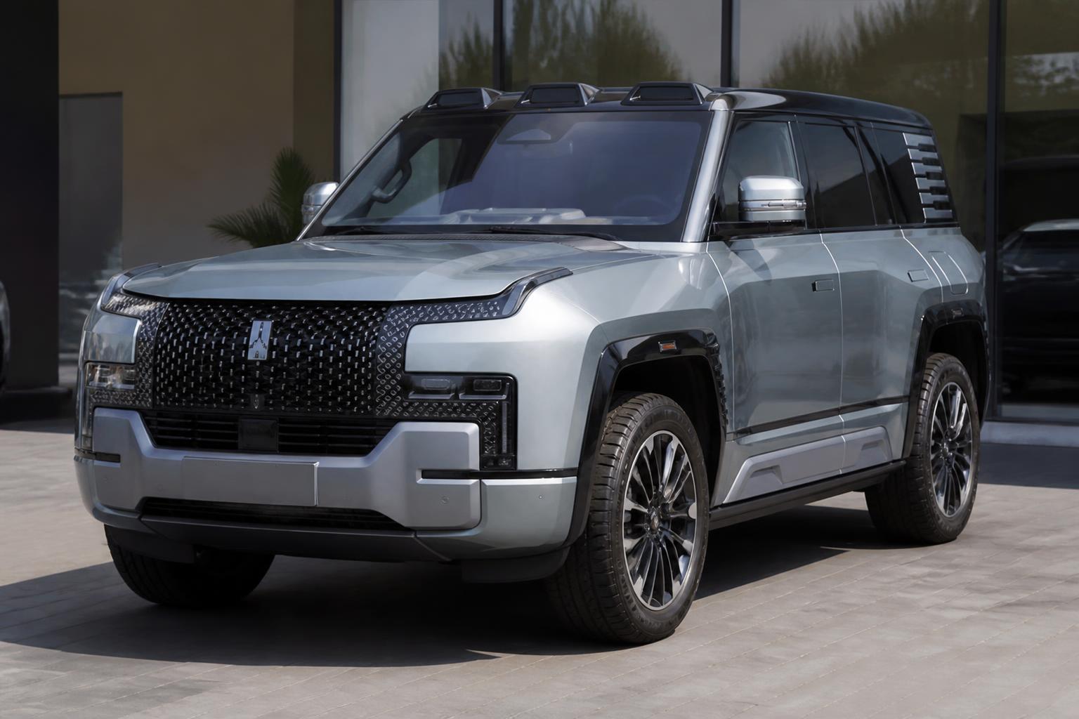 Yangwang U8, 2025
